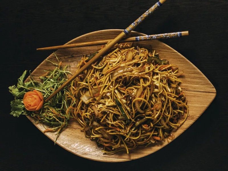 Wok Special Chicken Chow Mein at Hekayh